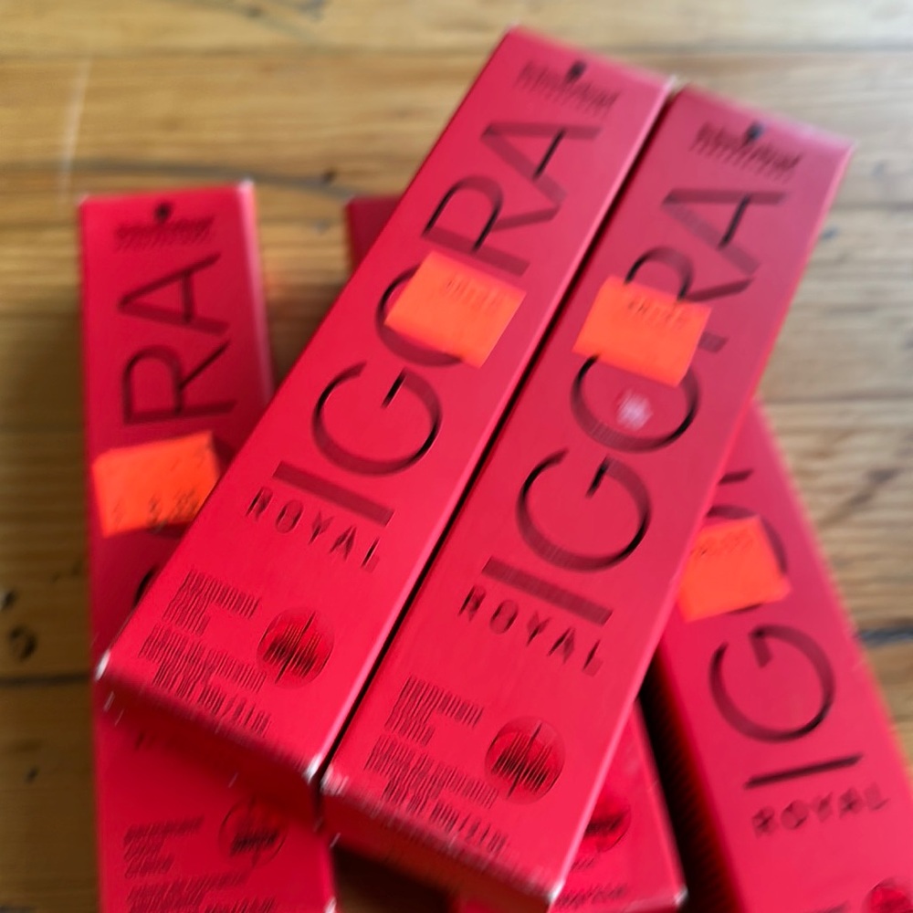 New in the box Schwarzkopf color